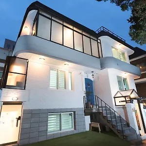 https://monohouse-hongdae3.hotels-seoul.net